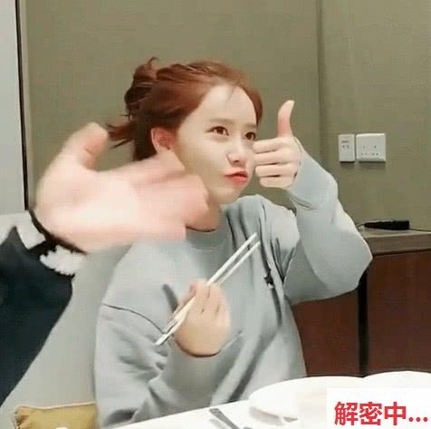 艾嫣 candy0807台妹狂野多人派对 水汽小场景靠近交流 靠近交流骑马式姿势 热辣整活